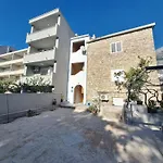 Za 2 Uz Apartament