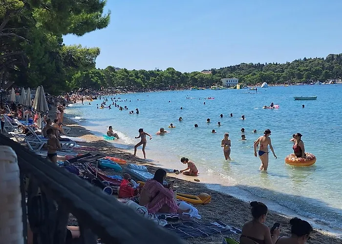 Za 2 Uz * Макарська